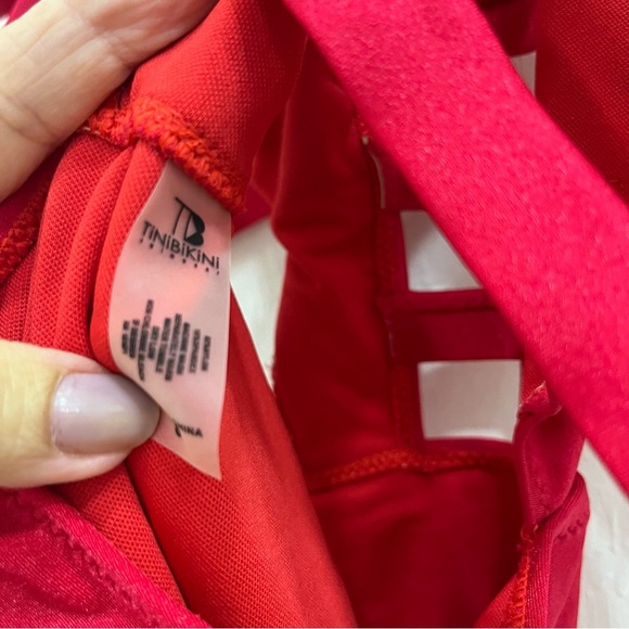 TINIBIKINI SWIMWEAR Women  Red Nylon Stretched Strapped One Piece NEW Size 8 - Picture 7 of 7